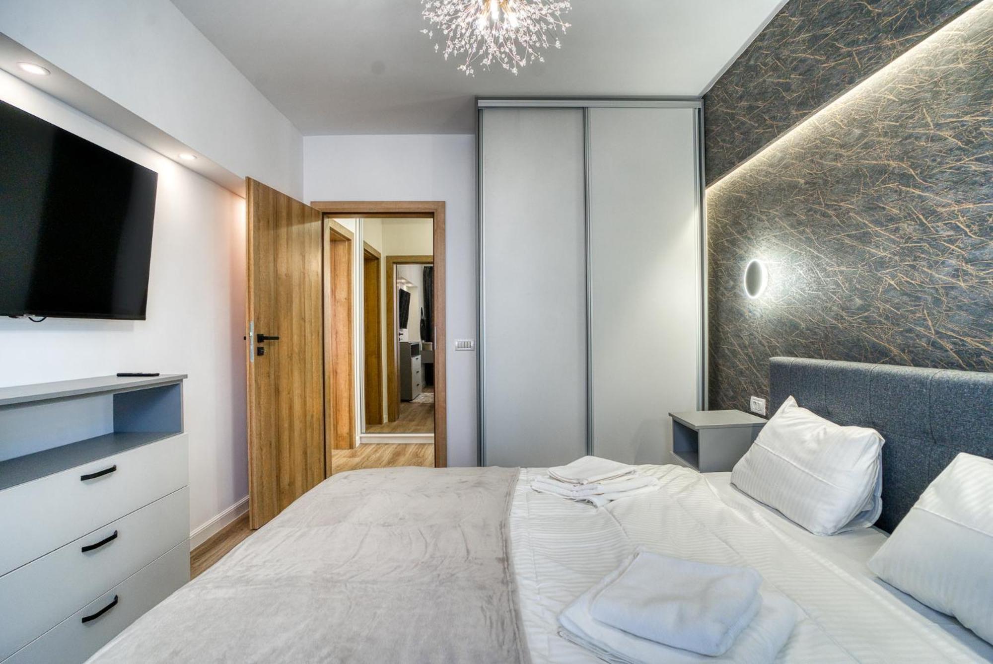 City Chic Retreat: Newly Renovated 1Br Apartment Bucharest Exterior photo